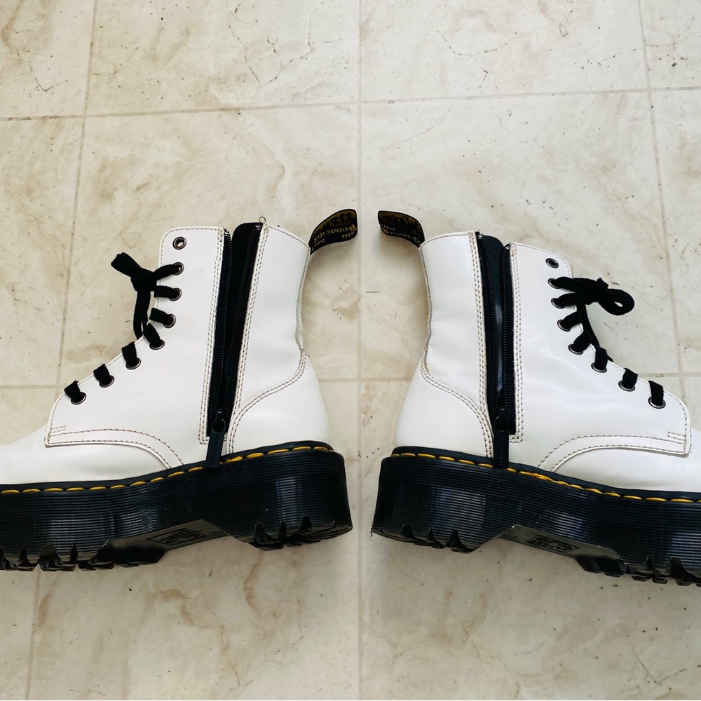 $180 Dr. Martens Jadon White Smooth Leather 8-eye High Top Platform Boots Size 7 - Picture 8 of 15
